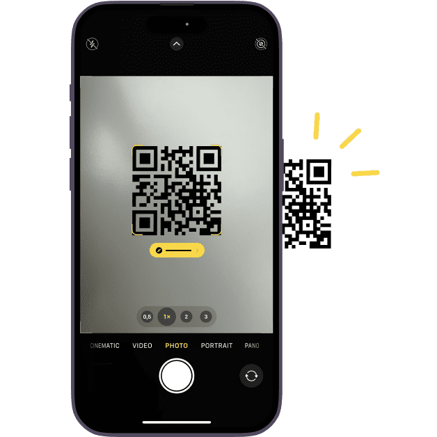 smartphone qui scanne un QR code